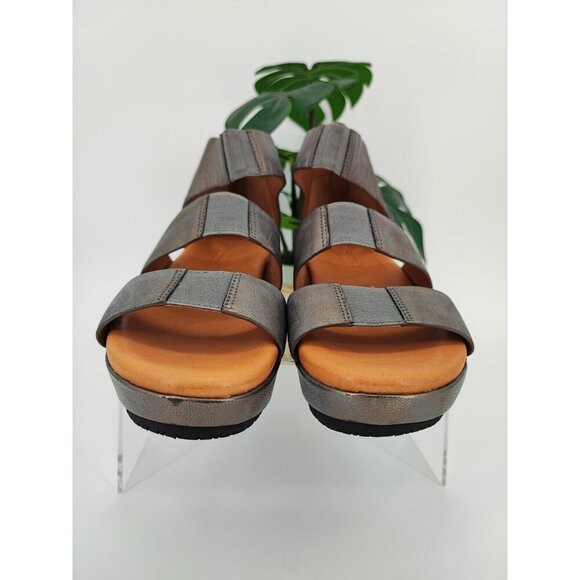 Gentle Souls by Kenneth Cole Women's Milena Copper Wedges Sandals Size 10M US - Picture 2 of 9